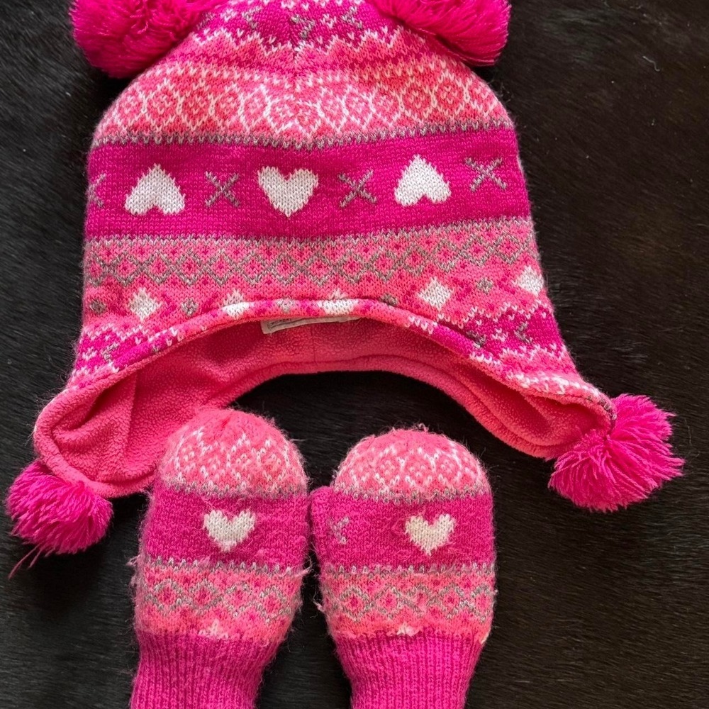 Kids Pink heart winter hat and mittens set | Size 4-5T
